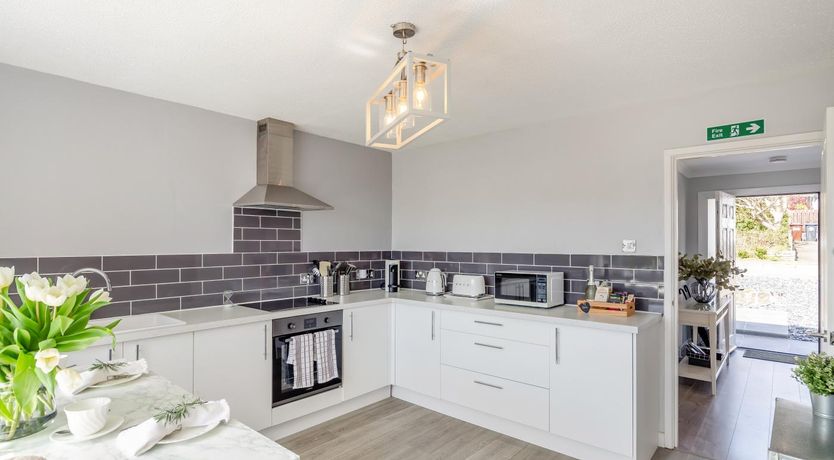 Photo of 3 Bed in St. Austell