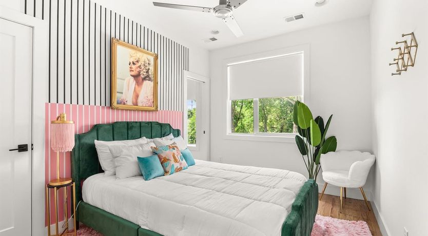 Photo of Dolly's Rainbow