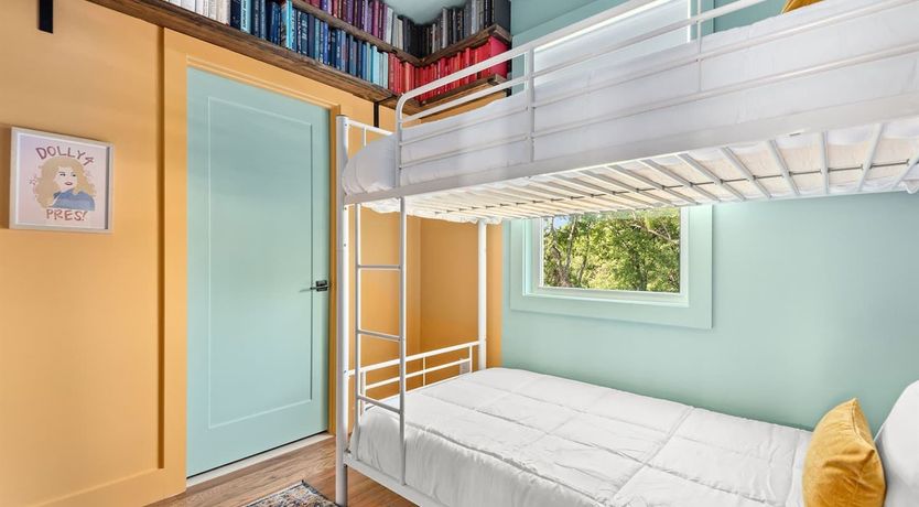 Photo of Dolly's Rainbow