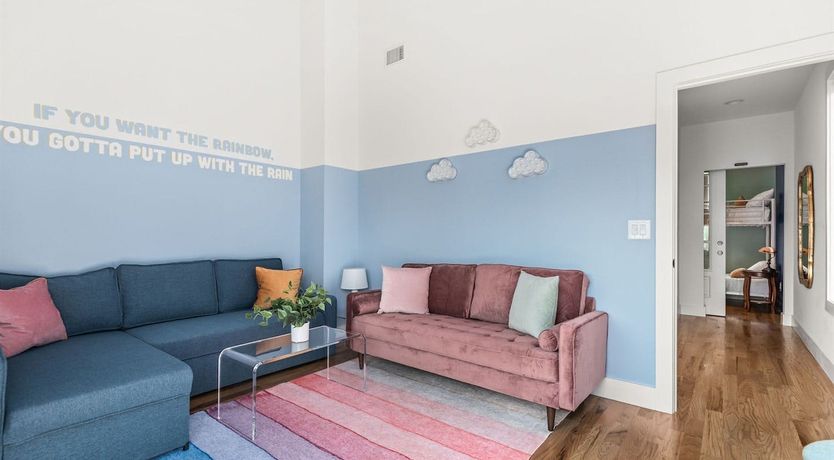 Photo of Dolly's Rainbow