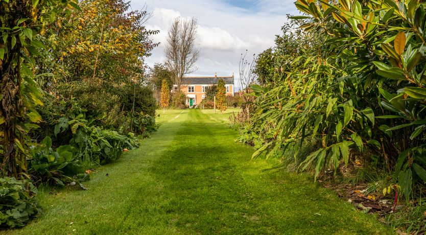 Photo of Victoriana Farm