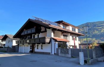 Anna Holiday Home