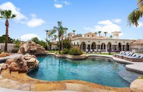 Photo of canyon-rock-resort