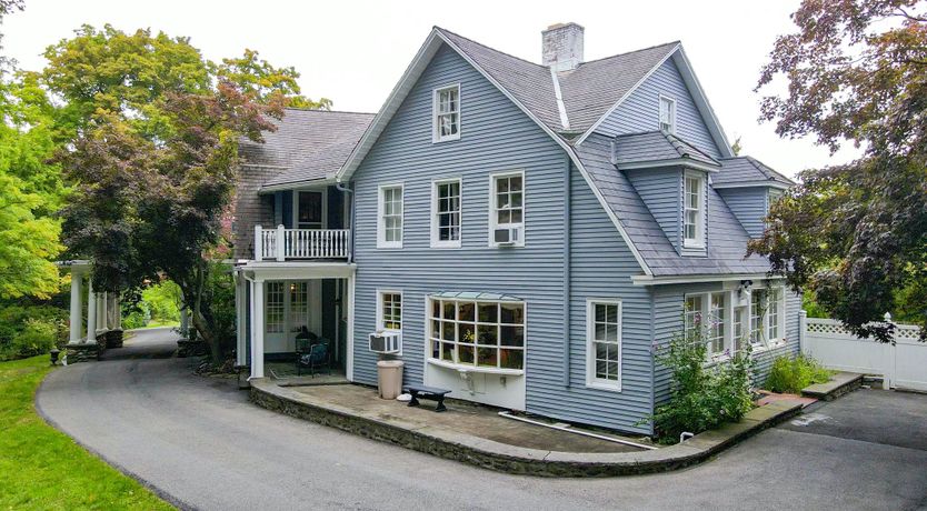 Photo of Hudson Grandeur