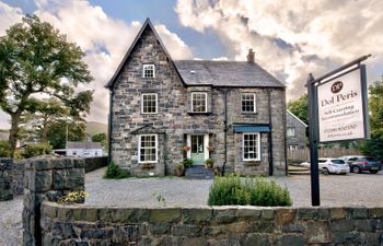 Dol Peris Holiday Cottage