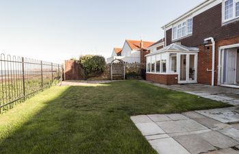 17 St. Magnus Close Holiday Home