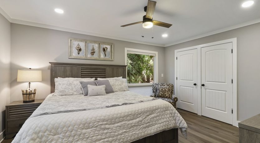 Photo of Oyster & Pearl