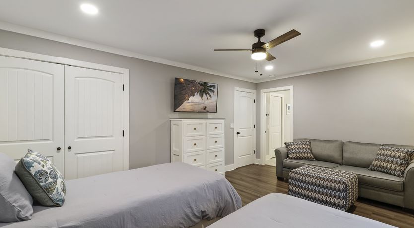 Photo of Oyster & Pearl