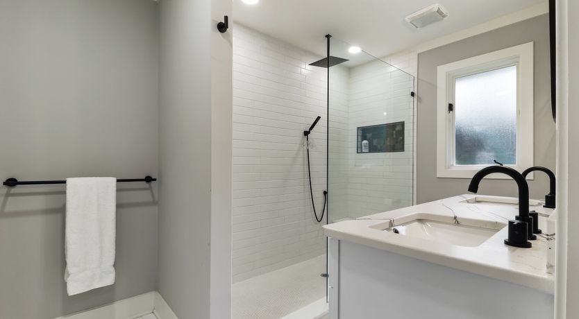 Photo of Oyster & Pearl