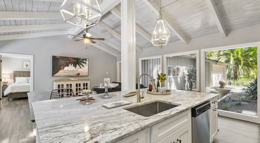 Photo of Oyster & Pearl