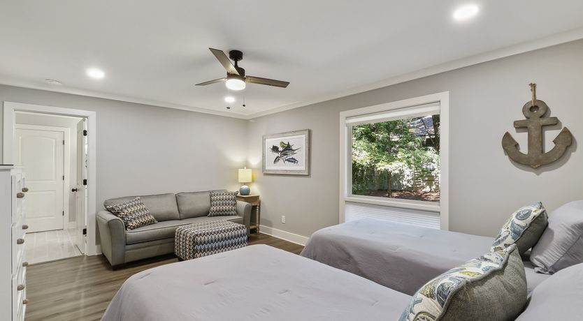 Photo of Oyster & Pearl