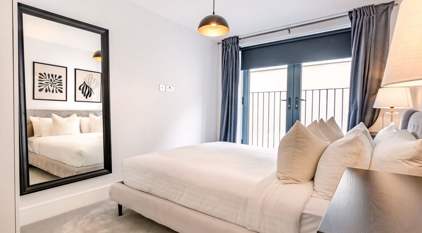 Photo of Black & Bloom