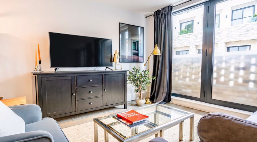 Photo of Black & Bloom