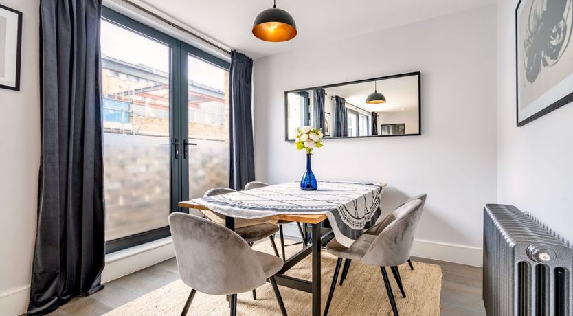 Photo of Black & Bloom