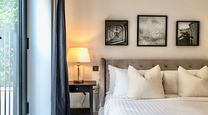 Photo of Black & Bloom