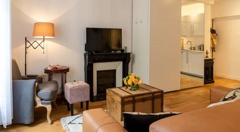 Photo of Portrait Of A Dame