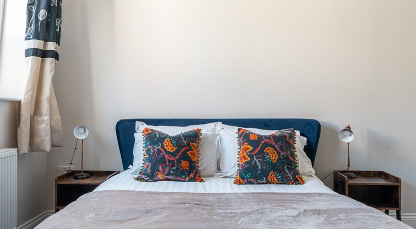 Photo of Town Is By The Sea