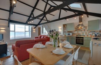 Driftwood Loft, 6 St Andrews Street Holiday Cottage