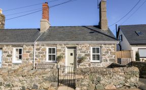 Photo of Bwthyn Cerrig Man (Pebble Cottage)