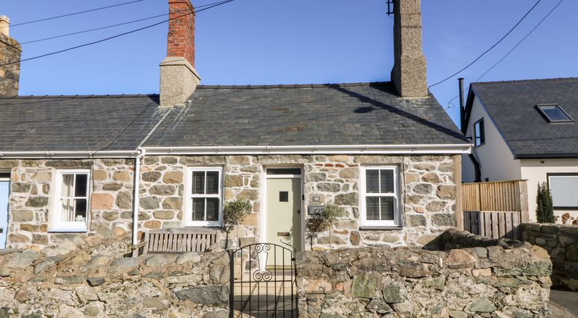 Photo of Bwthyn Cerrig Man (Pebble Cottage)