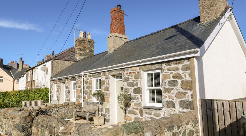 Photo of Bwthyn Cerrig Man (Pebble Cottage)