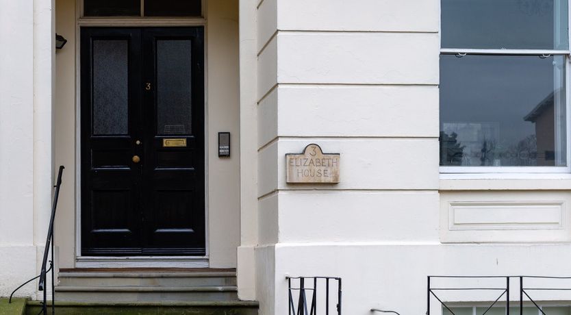 Photo of The Top Hat