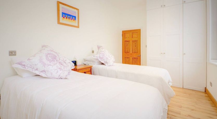 Photo of Gold Cup Chic