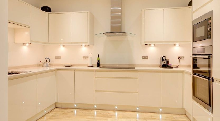 Photo of Gold Cup Chic