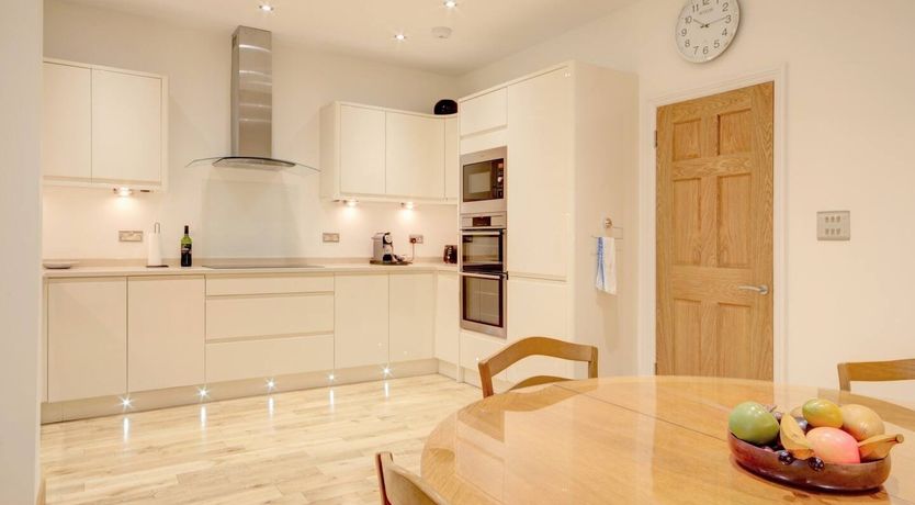 Photo of Gold Cup Chic