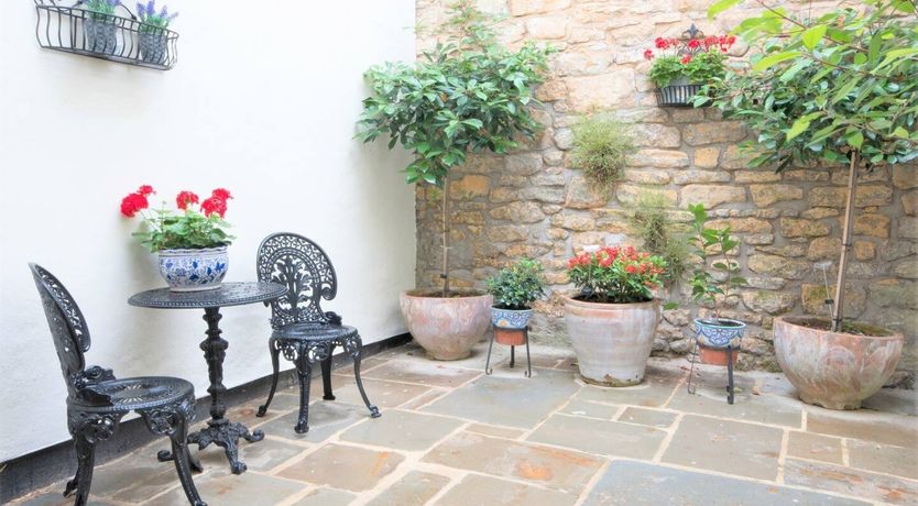 Photo of Gold Cup Chic