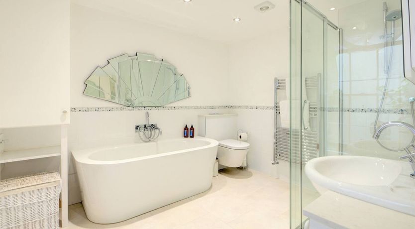 Photo of Gold Cup Chic