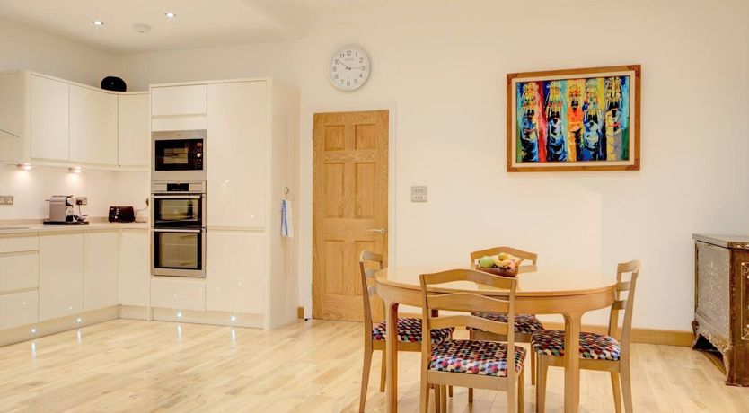 Photo of Gold Cup Chic