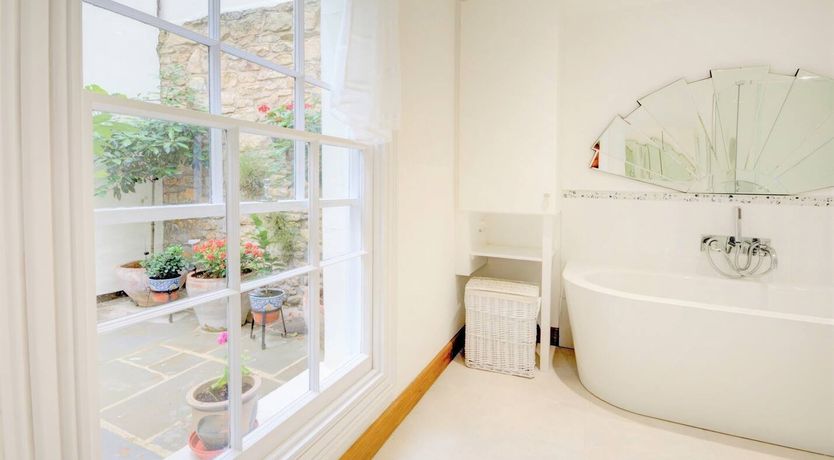 Photo of Gold Cup Chic