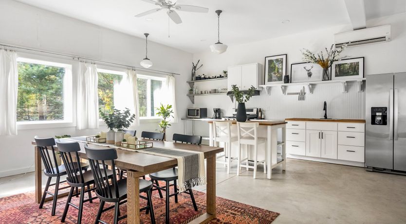 Photo of Woodpecker's Stop