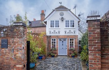 Tempus Fugit Holiday Cottage