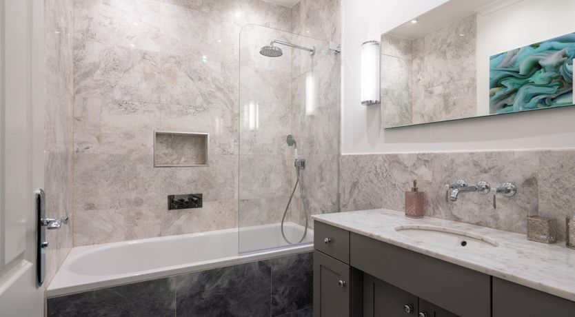 Photo of Light from the Chandelier