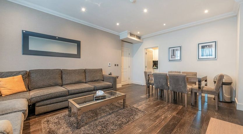 Photo of Glitter & Cream