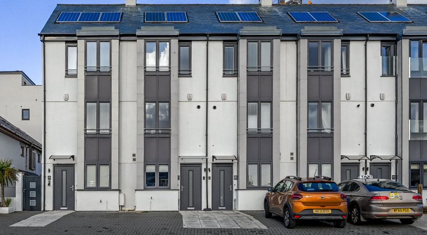 Photo of Seashells & Pearls