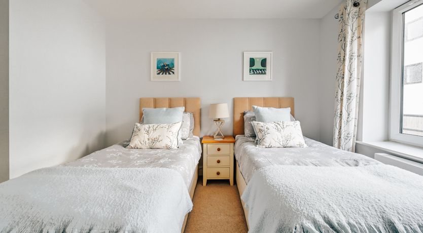 Photo of Seashells & Pearls