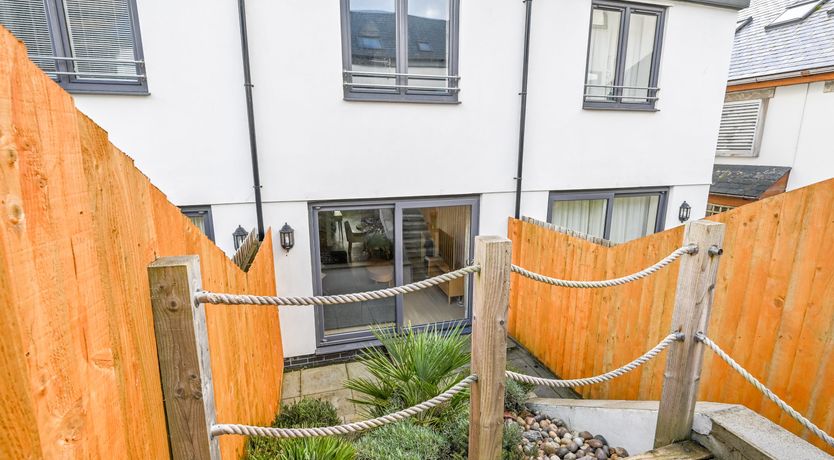 Photo of Seashells & Pearls