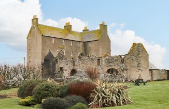 Freswick Castle Holiday Cottage