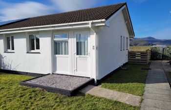 48 Glan Y Mor Holiday Cottage