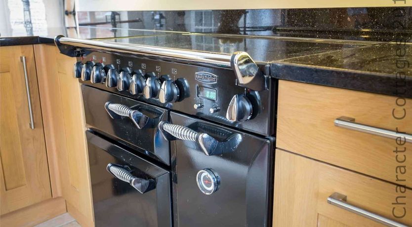 Photo of Honeysuckle Cottage (Middle Tysoe)