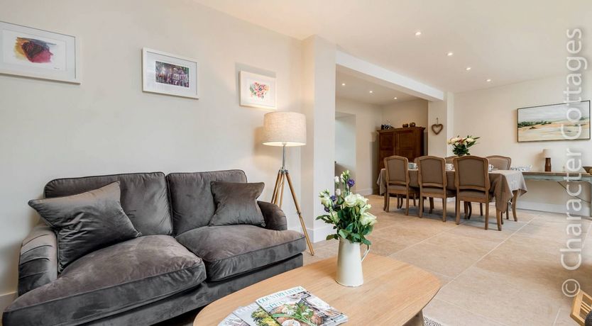 Photo of Wall Cottage