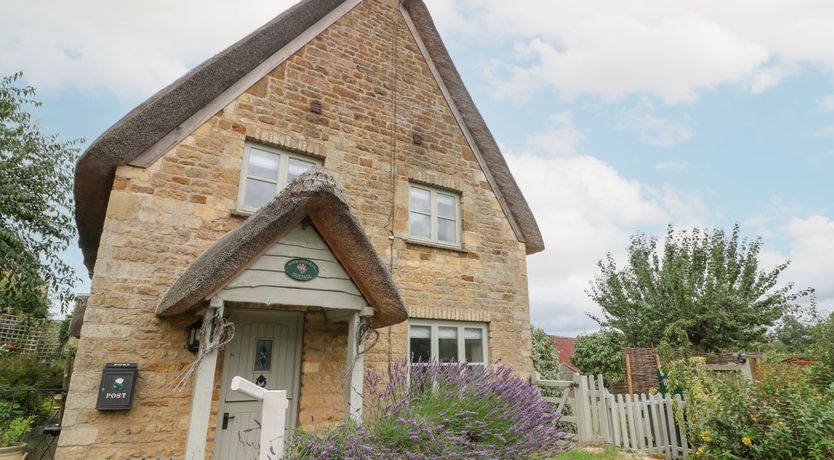 Photo of Honeysuckle Cottage (Brailes)