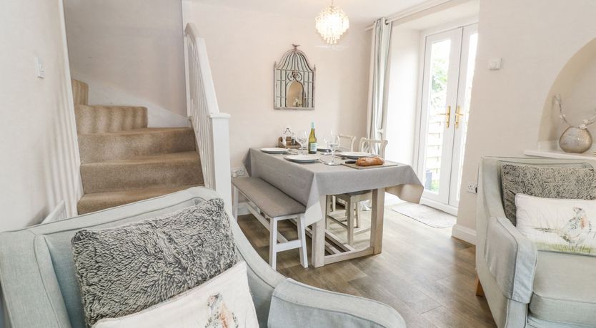 Photo of Honeysuckle Cottage (Brailes)