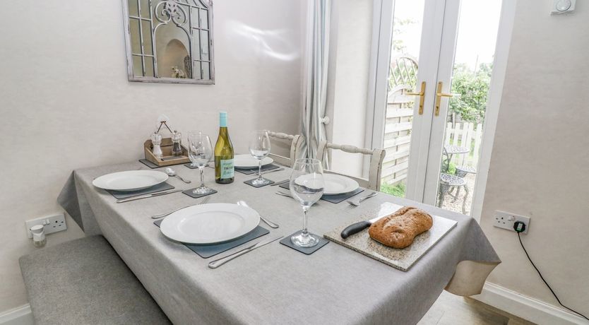 Photo of Honeysuckle Cottage (Brailes)