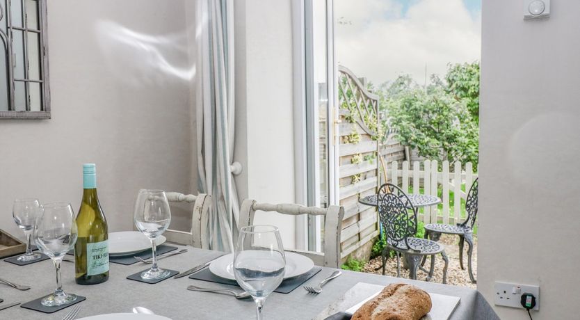 Photo of Honeysuckle Cottage (Brailes)