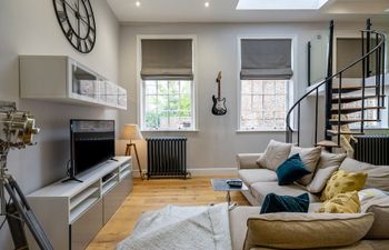 Mannequin Apartment