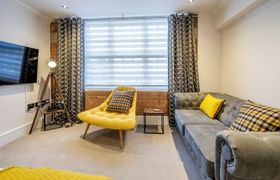 Sweet Lemon Drop Apartment